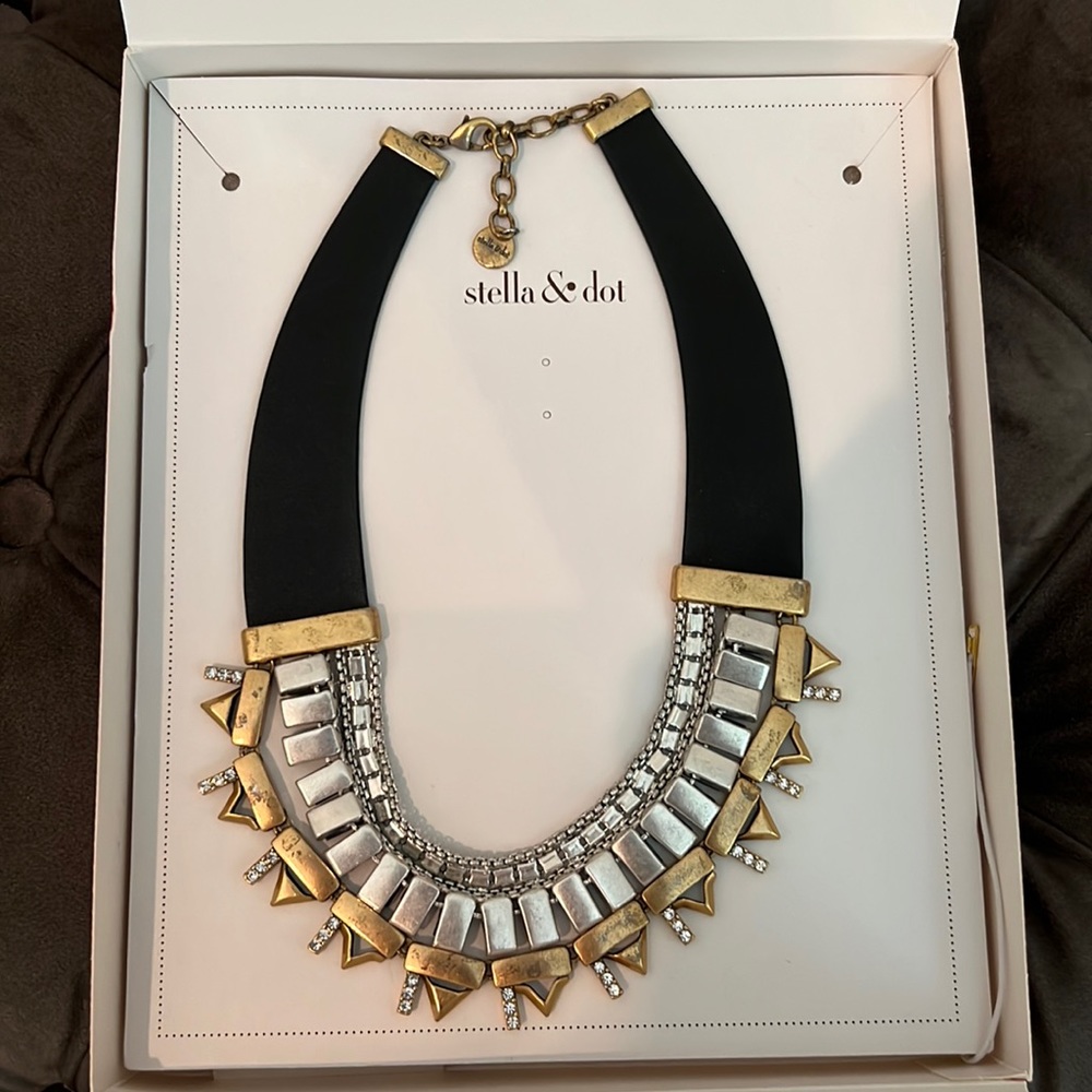 Stella and Dot Natalie Necklace